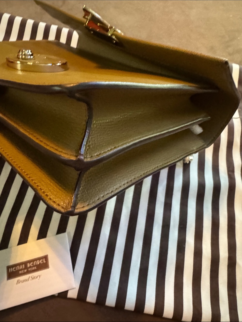 Henri Bendel Olive Green crossbody with gold chain New Without Tags - Picture 11 of 13